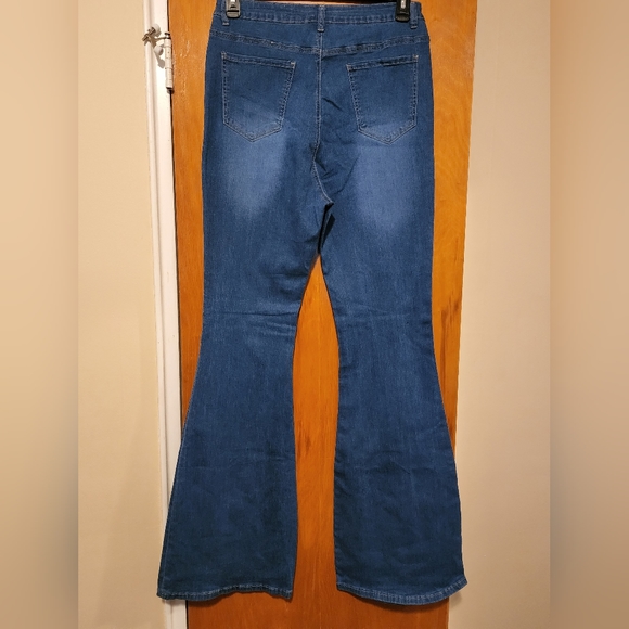 Swank A Posh Medium Wash Bing High Waist Stretchy Bell Bottom Jeans, Size 20 (2x - Picture 2 of 5